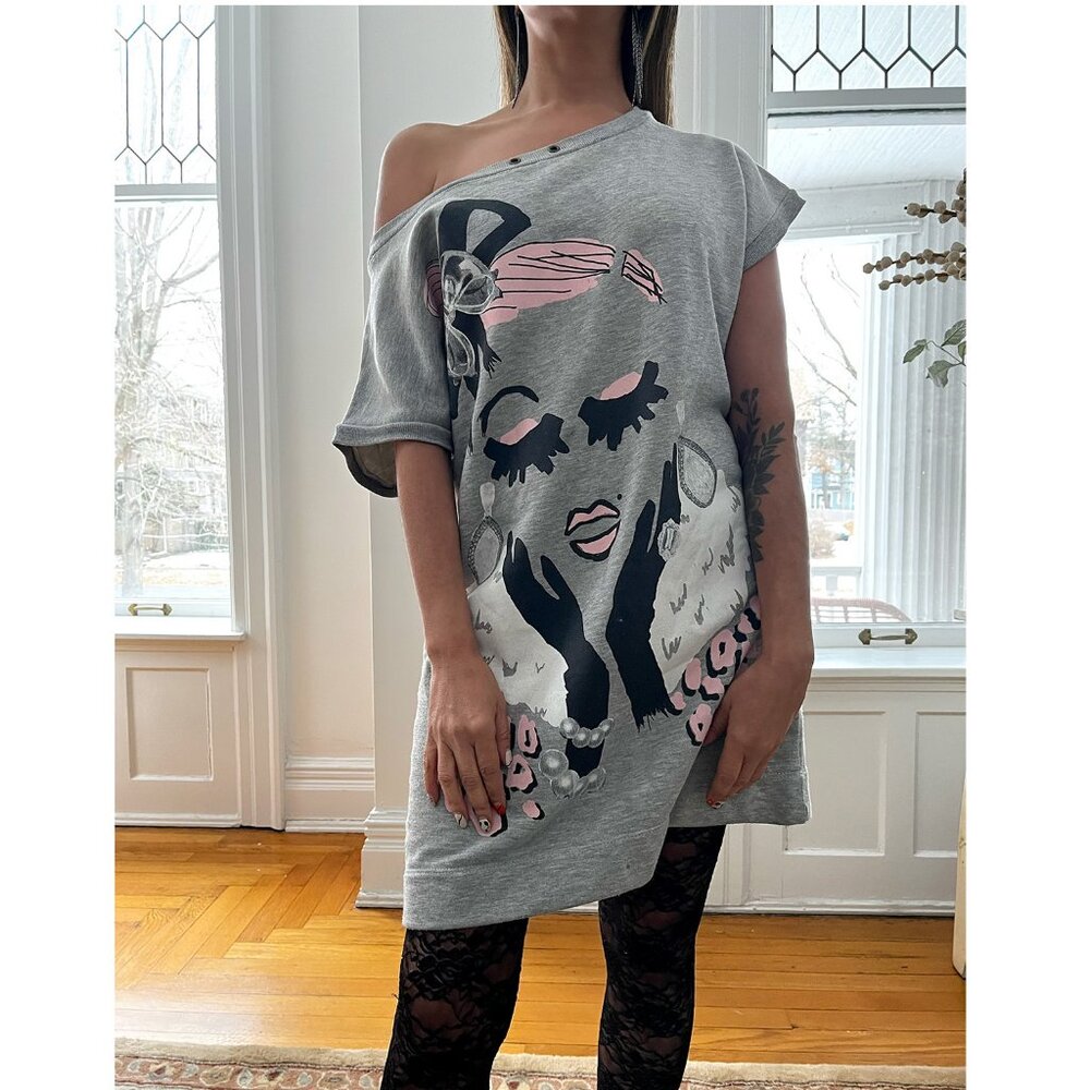 MNG Sports Sleeveless Sweatshirt Tunic – Oversized Gray Graphic Top